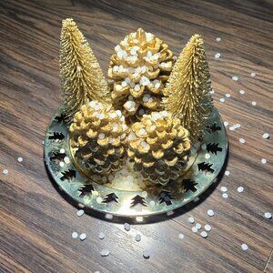NEWBURY COLLECTION Golden Pinecone Candle Garden NEW IN BOX!